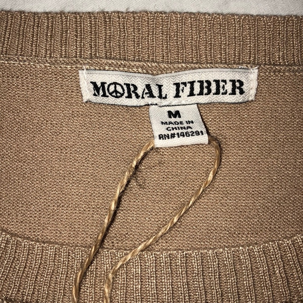 Tan fitted dress - Picture 2 of 4